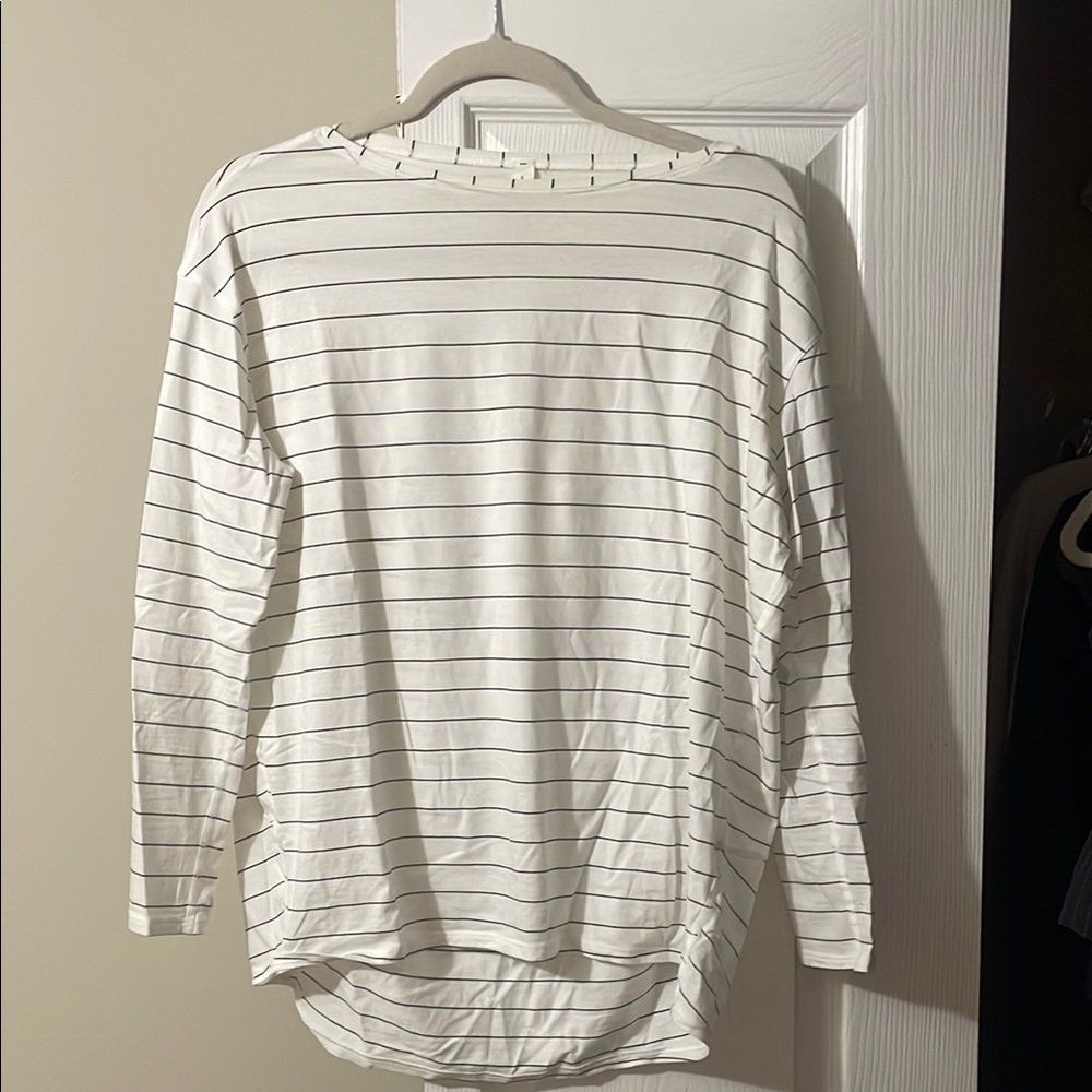 Lululemon Size 6 Back in Action Long Sleeve Tee